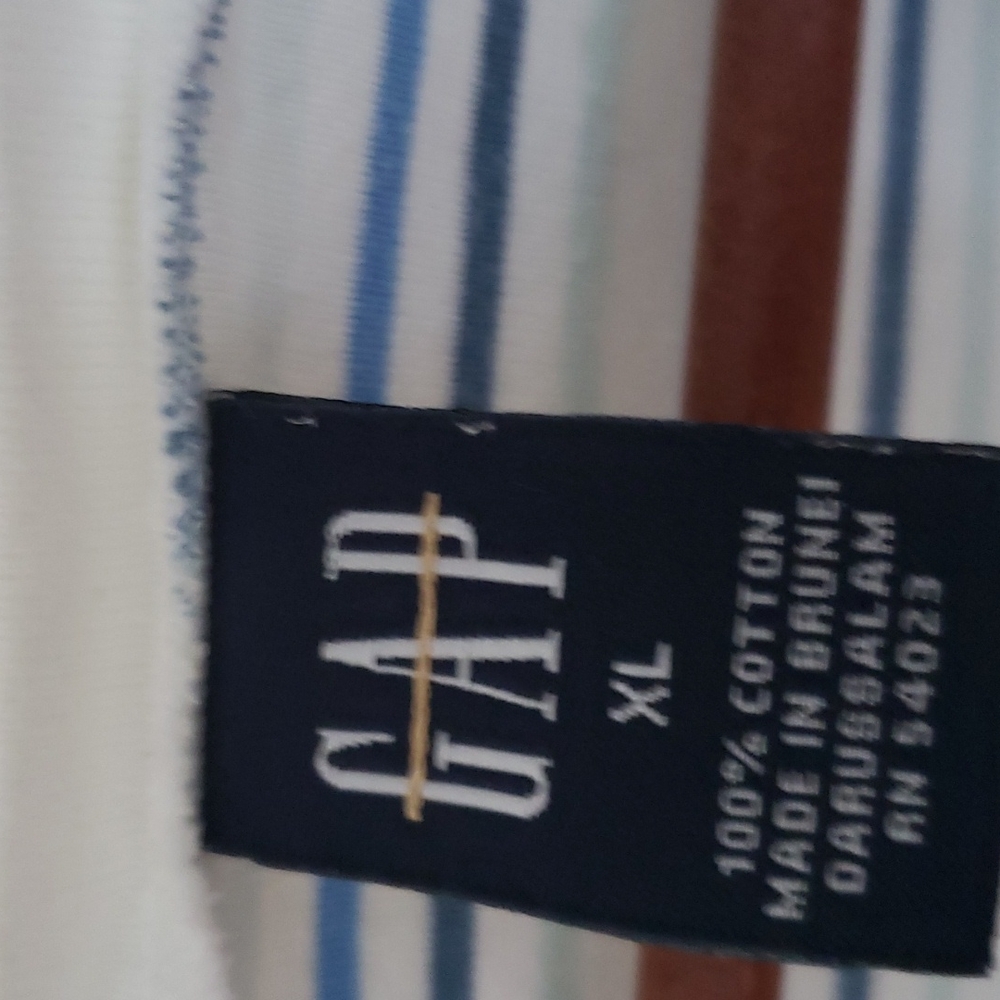 Gap top - Picture 2 of 3
